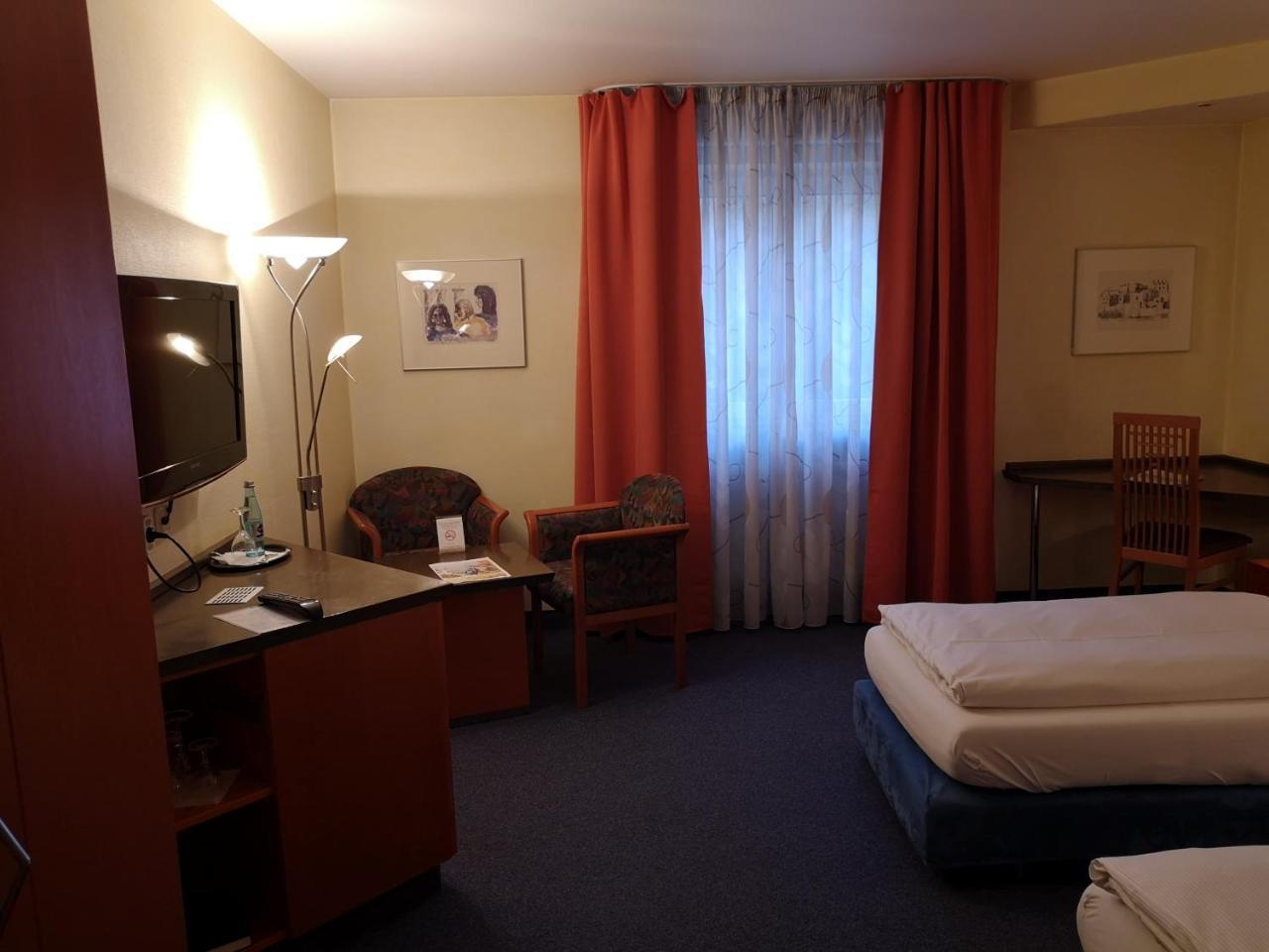 Margetshöchheim Main Hotel Eckert 3 מראה חיצוני תמונה